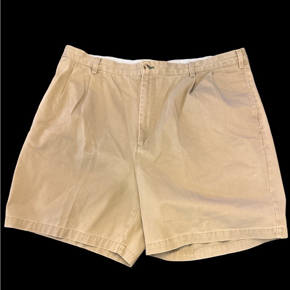 2 Pair Tommy Hilfiger Shorts Khaki and White Size‎ 42 Excellent Condition - Picture 1 of 6